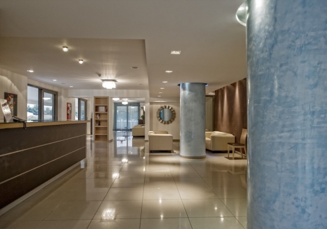 Lagomandra Beach Hotel