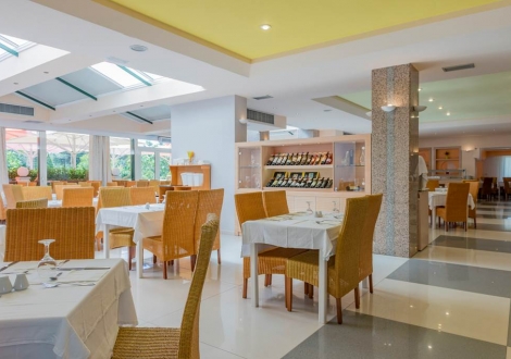 Portes Beach Hotel