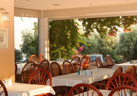 Loutra Beach hotel