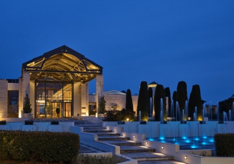 ПЕТЗВЕЗДНА  НОВА ГОДИНА В СОЛУН !  September Hotel 5* С ГАЛА ВЕЧЕРЯ И МУЗИКА !