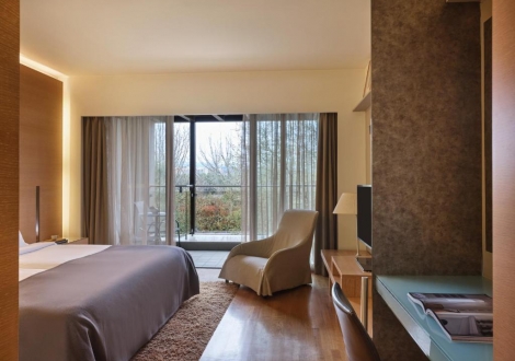 ПЕТЗВЕЗДНА  НОВА ГОДИНА В СОЛУН !  September Hotel 5* С ГАЛА ВЕЧЕРЯ И МУЗИКА !