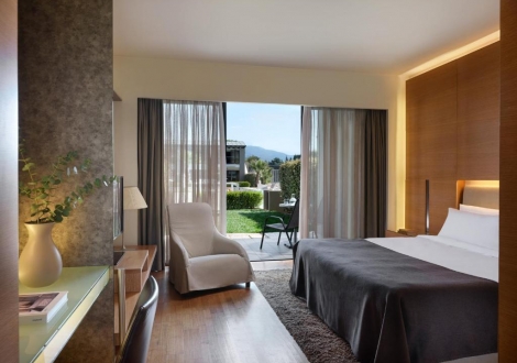 ПЕТЗВЕЗДНА  НОВА ГОДИНА В СОЛУН !  September Hotel 5* С ГАЛА ВЕЧЕРЯ И МУЗИКА !