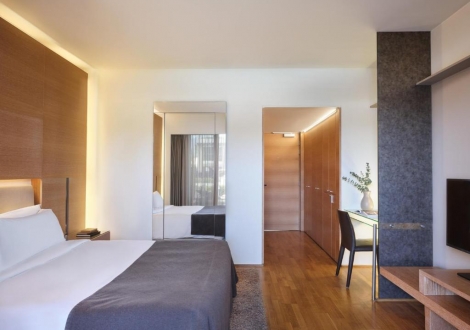 ПЕТЗВЕЗДНА  НОВА ГОДИНА В СОЛУН !  September Hotel 5* С ГАЛА ВЕЧЕРЯ И МУЗИКА !