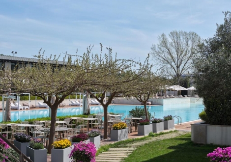 ПЕТЗВЕЗДНА  НОВА ГОДИНА В СОЛУН !  September Hotel 5* С ГАЛА ВЕЧЕРЯ И МУЗИКА !